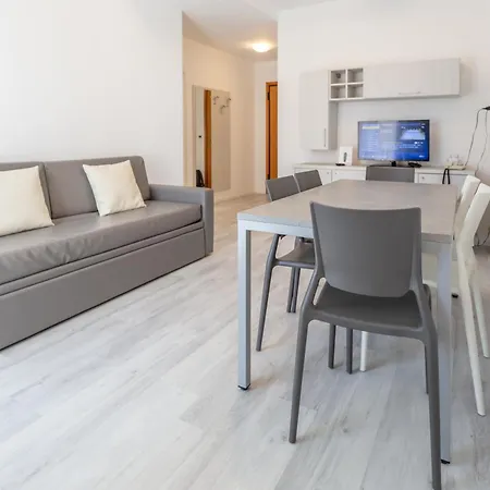 Angeli Aparthotel 3*